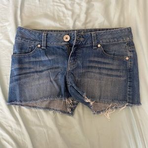 guess distressed shorts